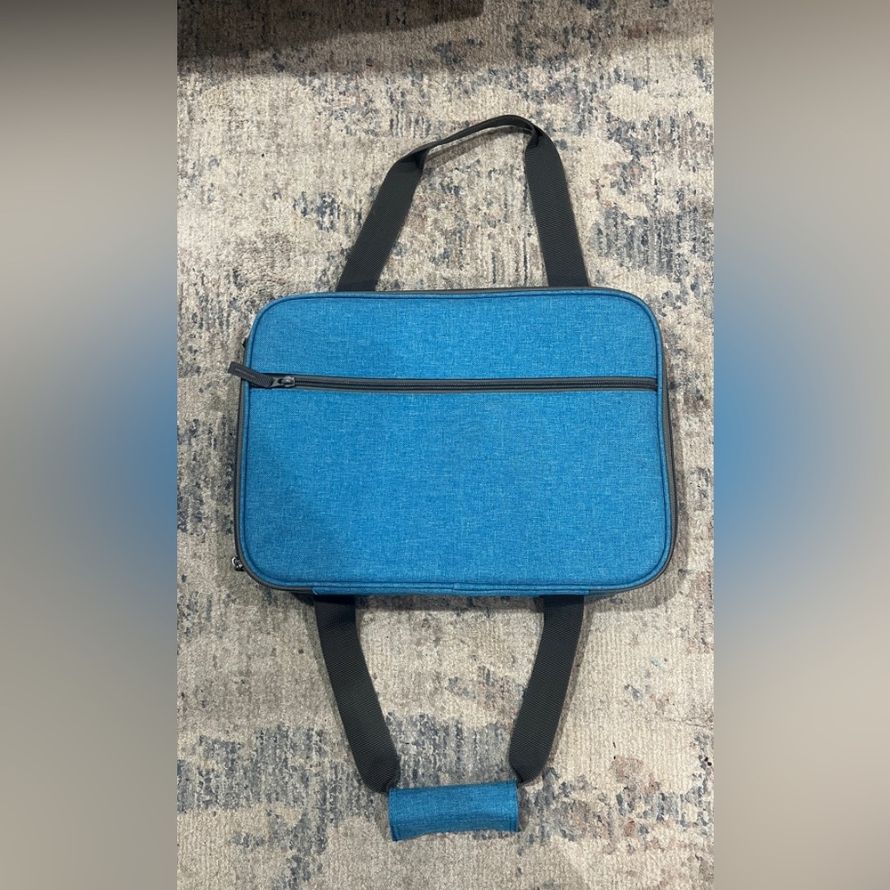 FINAL PRICE Lock & Lock Insulated Casserole Carrier